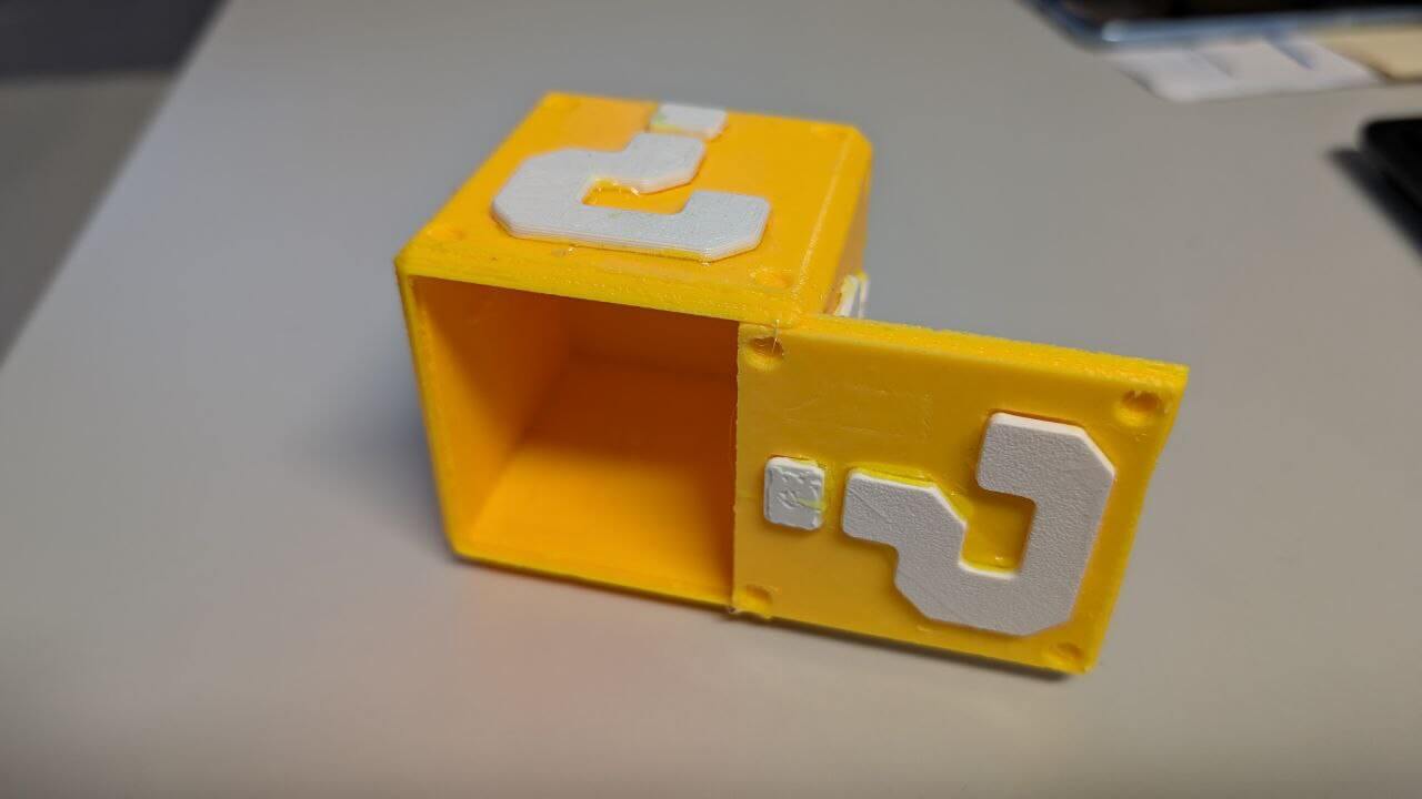 NuNus PLA Test Druck: Super Mario Würfel NuNus PLA Test Druck: Super Mario Würfel